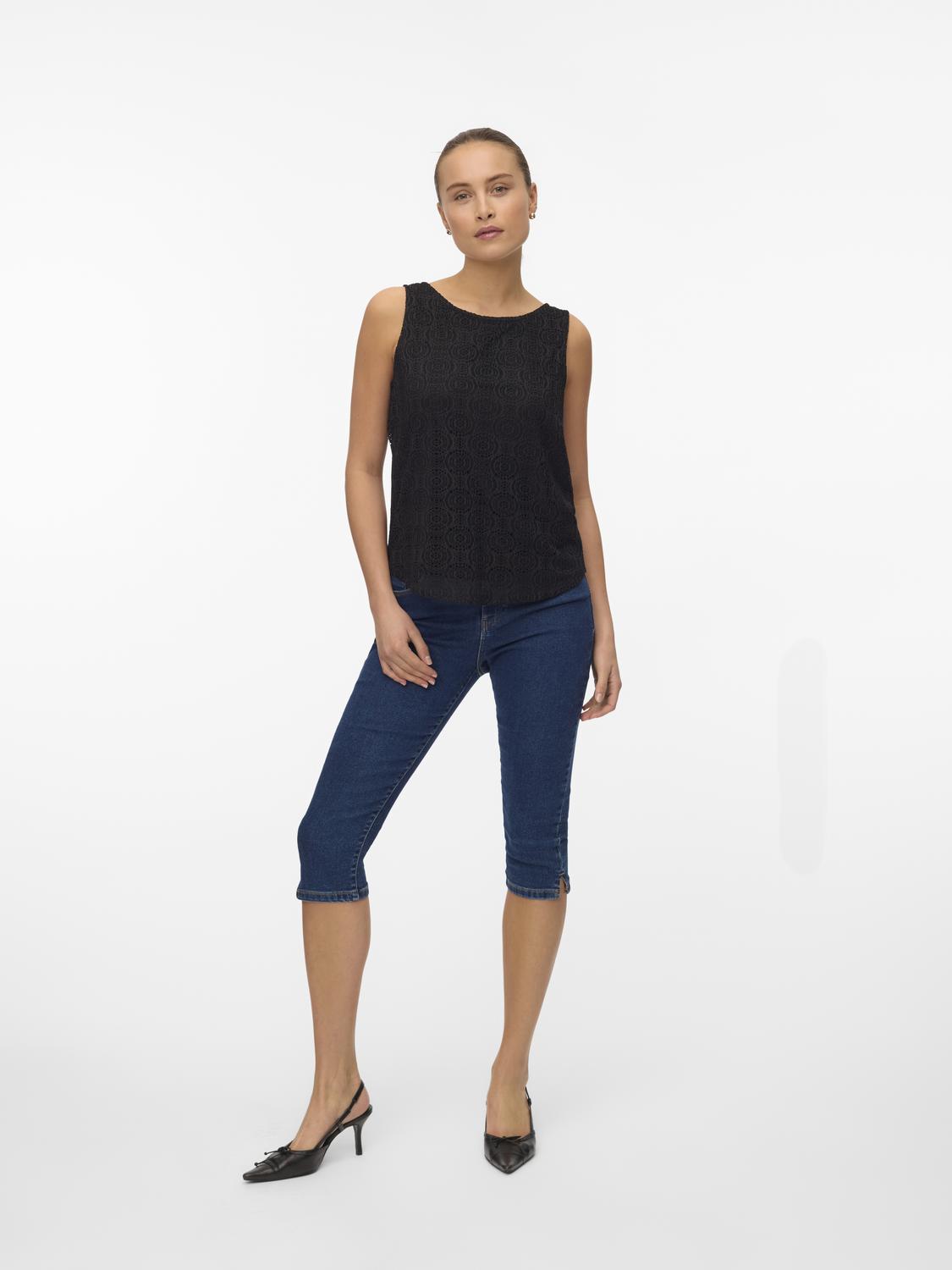 model_shot-front_full